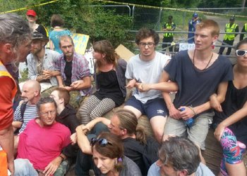 Fracking protestors complain of “heavy-handed” police