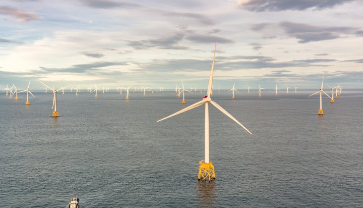 Final turbine installed at Scotland’s largest offshore wind farm