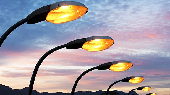 Calls for all cities to adopt LED streetlights by 2025